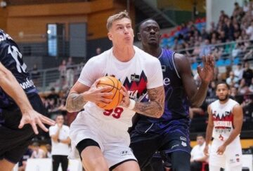 Клуб Євроліги відмовився від послуг екс-бігмена "Сперс" та "Юти" 23