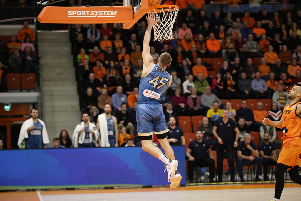 Кубок Європи ФІБА: "Будівельник" вийшов на друге місце в групі 2 - basket.com.ua Кубок Європи ФІБА: "Будівельник" вийшов на друге місце в групі 1 - basket.com.ua