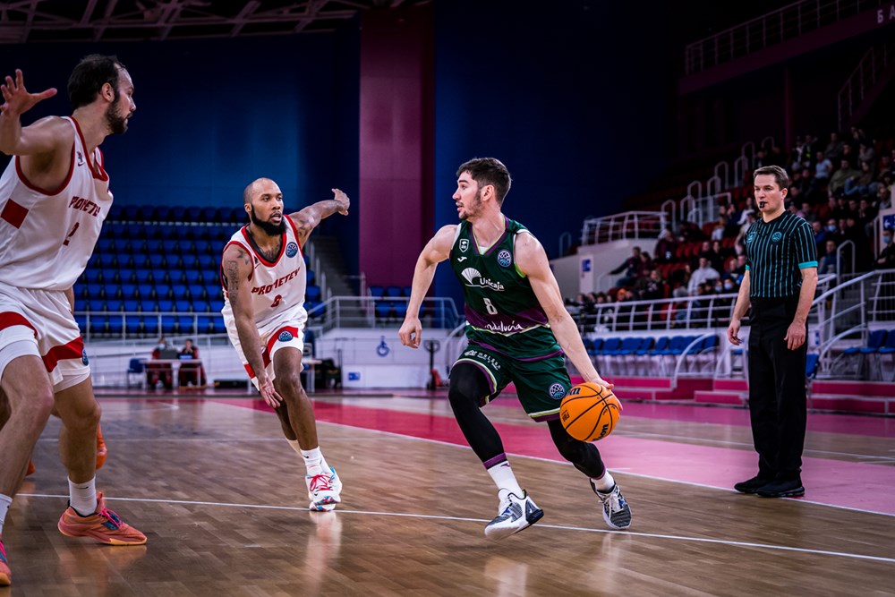 Видео победного броска Доу в матче с "Уникахой" 2 - basket.com.ua Видео победного броска Доу в матче с "Уникахой" 1 - basket.com.ua