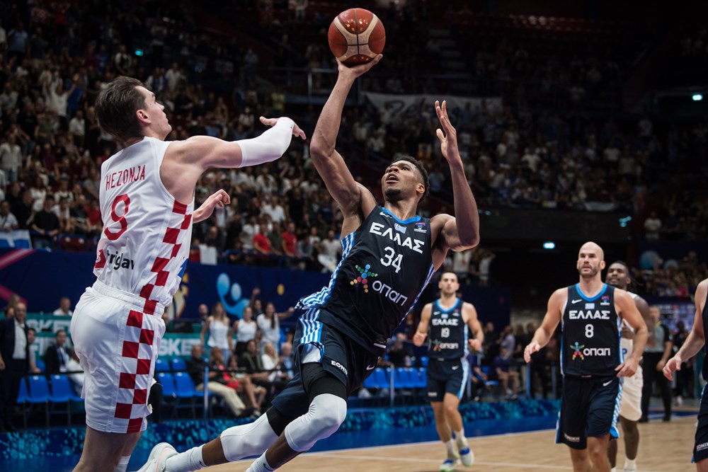 Хайлайти Янніса Адетокумбо в переможному матчі проти Хорватії 2 - basket.com.ua Хайлайти Янніса Адетокумбо в переможному матчі проти Хорватії 1 - basket.com.ua