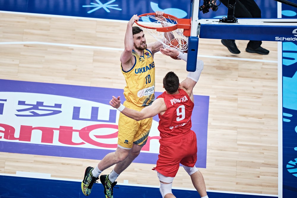 Україна - Польща: відео хайлайтів матчу Євробаскету-2022 2 - basket.com.ua Україна - Польща: відео хайлайтів матчу Євробаскету-2022 1 - basket.com.ua