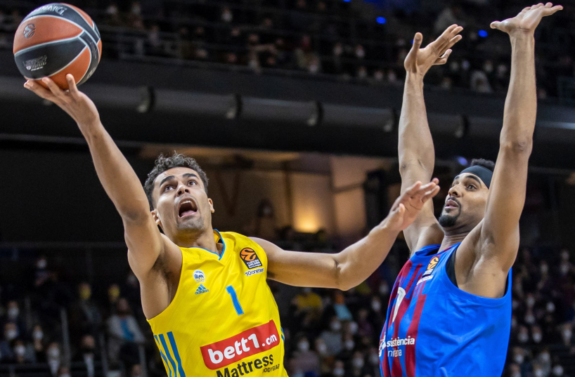 "Барселона" підписала форварда "Альби" 1 - basket.com.ua