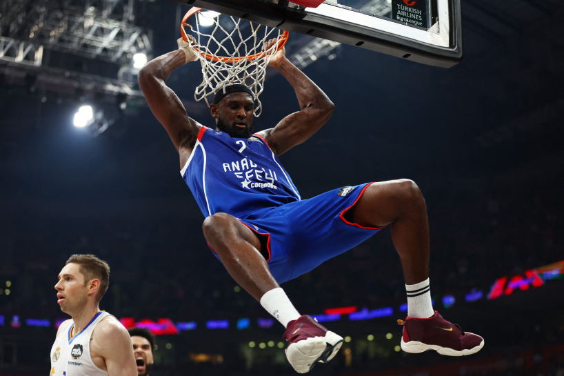 Кріс Сінглстон покинув "Анадолу Ефес" після трьох років в команді 2 - basket.com.ua Кріс Сінглстон покинув "Анадолу Ефес" після трьох років в команді 1 - basket.com.ua