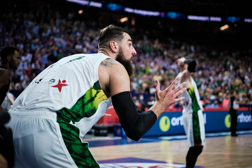 ФІБА відсторонила від Євробаскету трьох арбітрів 2 - basket.com.ua ФІБА відсторонила від Євробаскету трьох арбітрів 1 - basket.com.ua