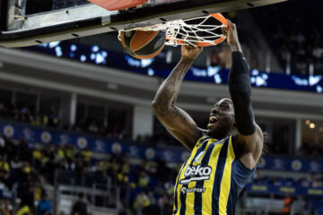 Центровий "Фенербахче" - MVP 19-го туру Євроліги 25 - basket.com.ua