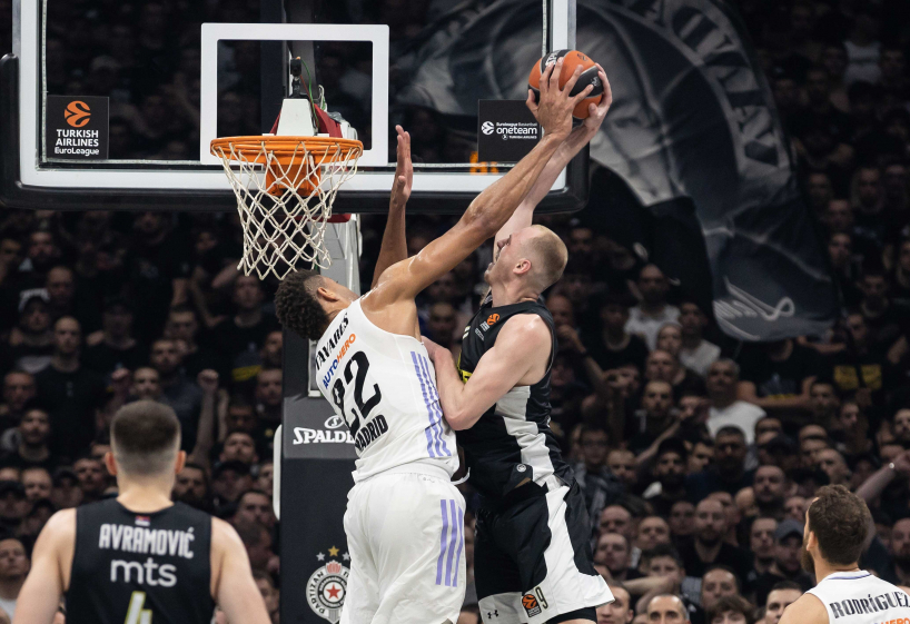 Вальтер Таварес втретє виграв нагороду найкращого захисника Євроліги 2 - basket.com.ua Вальтер Таварес втретє виграв нагороду найкращого захисника Євроліги 1 - basket.com.ua