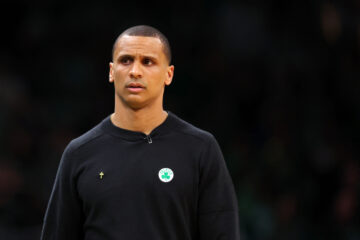 Головний тренер чемпіонів НБА порвав меніск і перенесе операцію в міжсезоння 59 - basket.com.ua