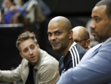 АСВЕЛ відпустив зірку в "Реал" на великий контракт і позбавився ще від чотирьох гравців 43