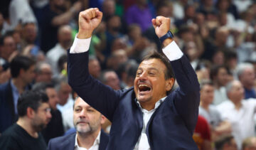 Ергін Атаман і Янніс Адетокумбо емоційно відреагували на перемогу "Панатінаїкоса" в Євролізі 27 - basket.com.ua