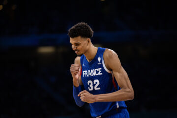 "Найкращий кидок у житті". Вембаньяма і французи відреагували на чудесне спасіння в матчі Олімпіади 35 - basket.com.ua