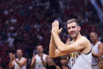 Горан Драгич провів останній матч в кар'єрі. Разом з ним грали Дончич, Йокич, Бош, Неш та інші зірки НБА 29