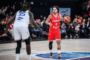 Шейн Ларкін не завершить кар'єру в збірній Туреччини 25