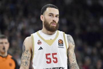 "Вони його покарали". Скандальній суперзірці Євроліги зірвали перехід в бажану команду 25