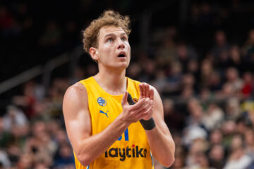 Відомий литовець розірвав контракт з клубом Євроліги і знайшов нове місце продовження кар'єри 27