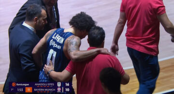 Суперзірка Євроліги отримав тяжку травму і не зміг самотужки покинути паркет 3