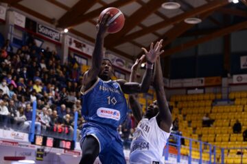 Кубок Європи ФІБА. “Бріндізі” — “Будівельник” 70:74 55 - basket.com.ua