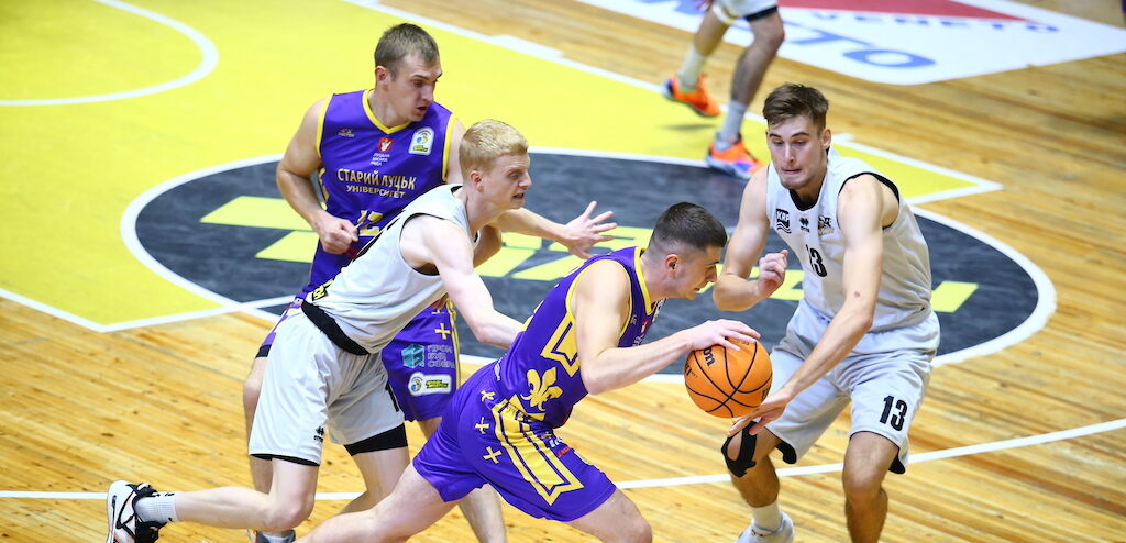 Суперліга. “Черкаські Мавпи” — “Старий Луцьк-Університет” 67:76 2 - basket.com.ua Суперліга. “Черкаські Мавпи” — “Старий Луцьк-Університет” 67:76 1 - basket.com.ua