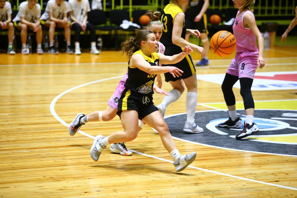 Жіноча ліга. Результати матчів 13 квітня 2 - basket.com.ua Жіноча ліга. Результати матчів 13 квітня 1 - basket.com.ua