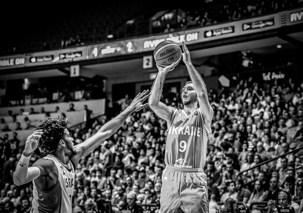 Пішов з життя український баскетболіст Руслан Отверченко