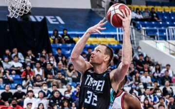 Українці за кордоном: Анісімов, Шульга 23