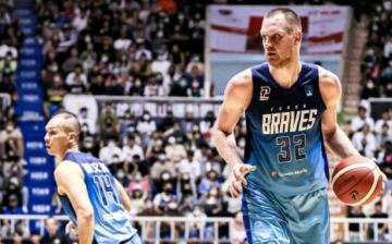 Українці за кордоном: Ковальов, Давидюк, Зайцев, Кожем'якін 27