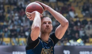 Українці за кордоном: Зайцев, Ковальов, Мироненко, Сергєєв, Бояркін, Яму 45