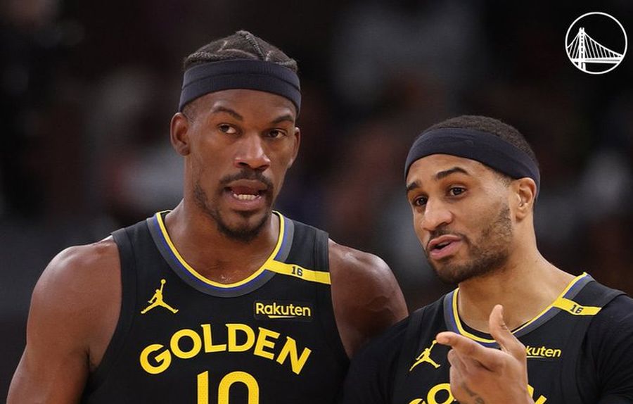 Джиммі Батлер у дебютній грі за "Голден Стейт" повторив досягнення Вілта Чемберлена 1