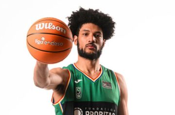 Одноклубник Пустового повторив досягнення, яке у Лізі ACB вдалося лише 4 гравцям 37