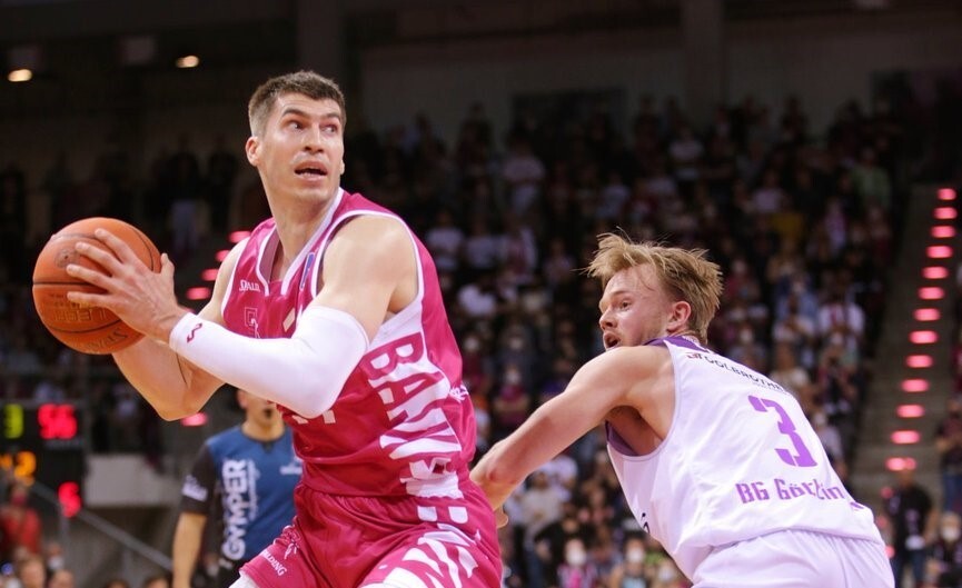 Олександр Липовий через травму не зумів дограти зустріч проти Баварії 2 - basket.com.ua Олександр Липовий через травму не зумів дограти зустріч проти Баварії 1 - basket.com.ua