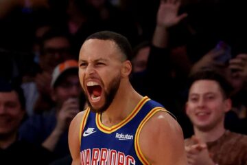 Стефен Каррі прокоментував важку травму, через яку не може грати в плей-офф НБА 37