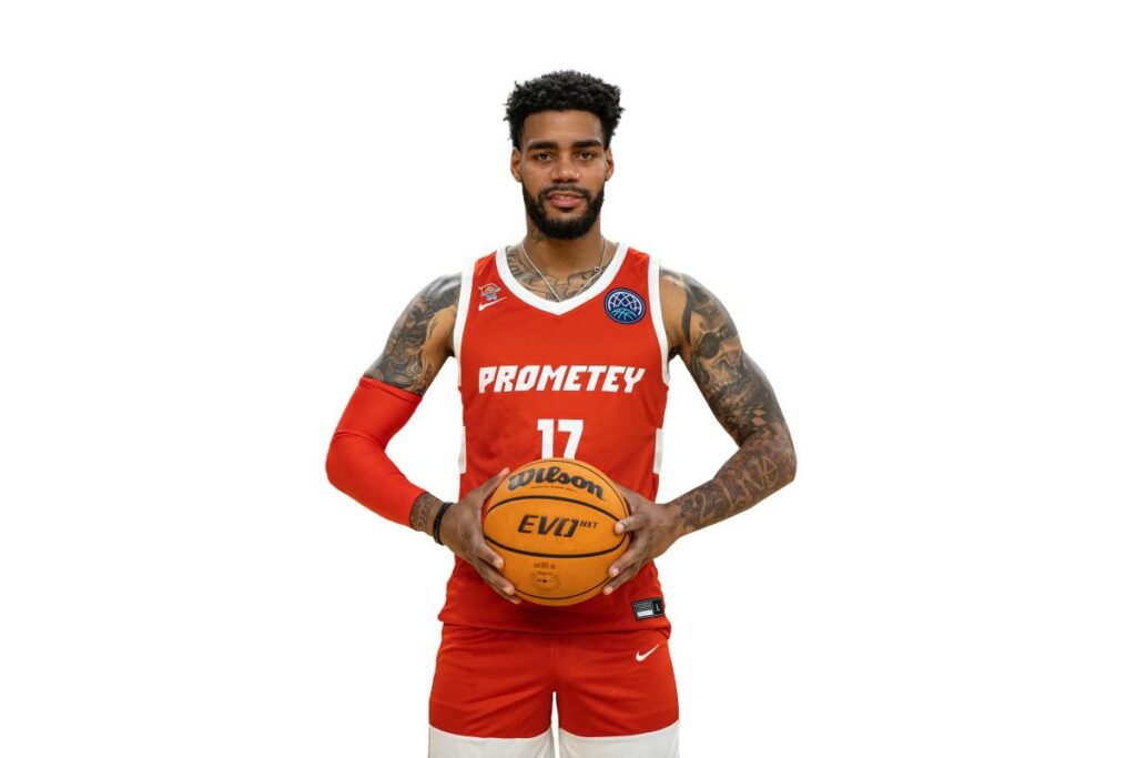 Ді Джей Кеннеді веде перемовини з ізраїльским клубом 1