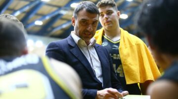 Володимир Холопов: "Наразі наша гра не відповідає нашим амбіціям" 53