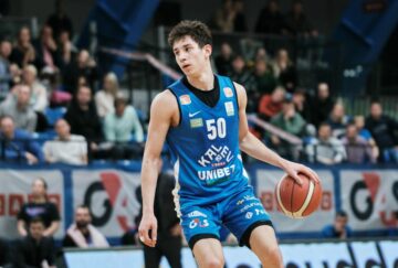 Українці за кордоном: Близнюк, Ковляр, Зайцев, Бобров, Петров, Грицак 25