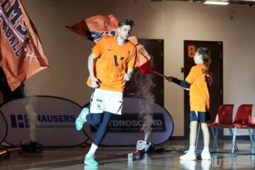 Українці за кордоном: Ковальов, Ліщина, Ягупова, Яцковець 53