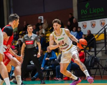 Українці за кордоном: Ткаченко, Ковляр, Близнюк, Зотов 47