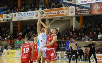 Українці за кордоном: Агафонов, Анікієнко, Фролов, Антіпов, Бояркін, Кравцов, Коренюк, Марченко 37