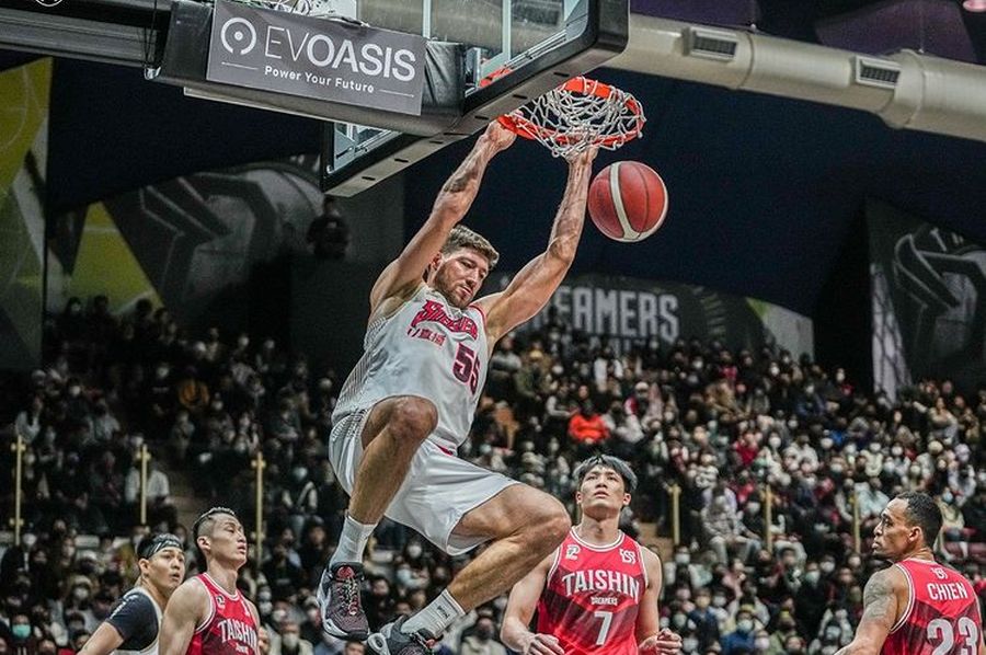 Українці за кордоном: Антіпов, Бояркін, Кравцов зробив дабл-дабл 1