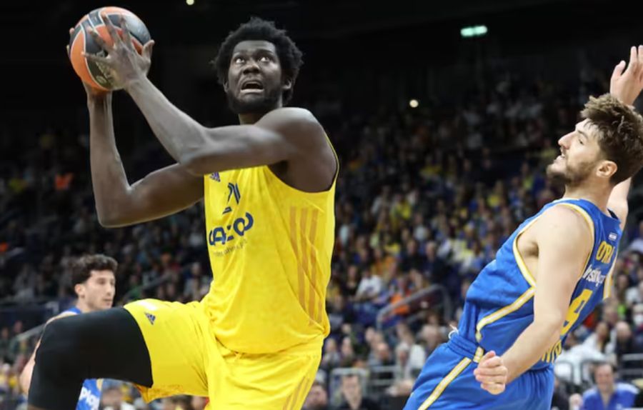 Аутсайдер Євроліги відсторонив гравця через емоційну поведінку 1