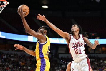 Бронні Джеймс знову оновив рекорд результативності в Літній лізі НБА 27 - basket.com.ua