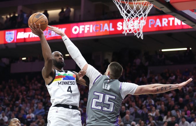 Олексій Лень зіграв 7 хвилин за "Сакраменто" проти "Міннесоти" 2 - basket.com.ua Олексій Лень зіграв 7 хвилин за "Сакраменто" проти "Міннесоти" 1 - basket.com.ua