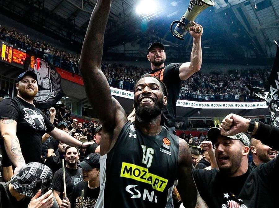 Скандал набирає обертів: "Црвена Звєзда" вимгає дискваліфікації лідера "Партизана" 1 - basket.com.ua