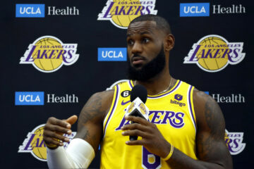 Леброн Джеймс: "Грати під шостим номером Білла Расселла - це честь" 31 - basket.com.ua