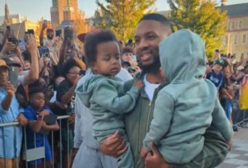 Велика кількість фанатів "Бакс" зустріла Деміана Лілларда 53 - basket.com.ua