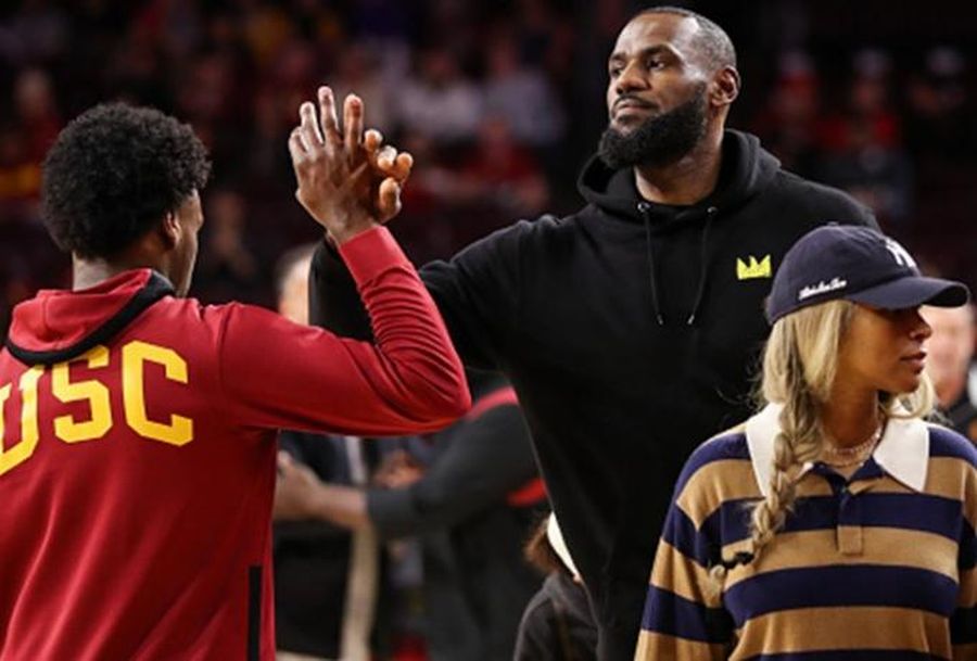 Леброн Джеймс підтримав власного сина після хвилі критики за гру в Літній лізі 1 - basket.com.ua