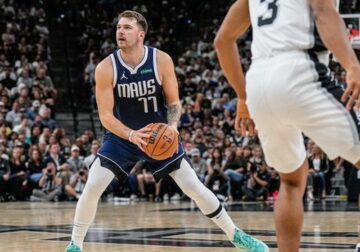 Лука Дончич приєднався до елітної компанії завдяки трипл-даблу в грі зі "Сперс" 53 - basket.com.ua