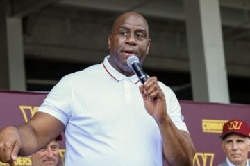 Меджик Джонсон став власником футбольного клубу, за який грає дочка Денніса Родмана 27