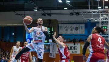 Українці за кордоном: Мішула, Любінець 33