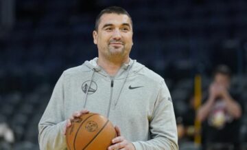 Помічнику Стіва Керра стало зле під час командної вечері - його госпіталізували 27 - basket.com.ua