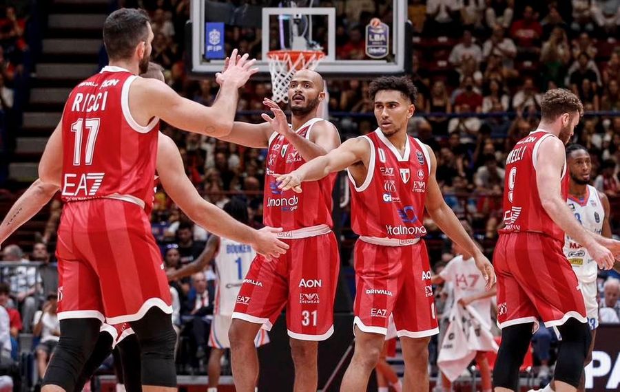 Чемпіонат Італії: "Мілан" та "Віртус" стартували з важких перемог 2 - basket.com.ua Чемпіонат Італії: "Мілан" та "Віртус" стартували з важких перемог 1 - basket.com.ua