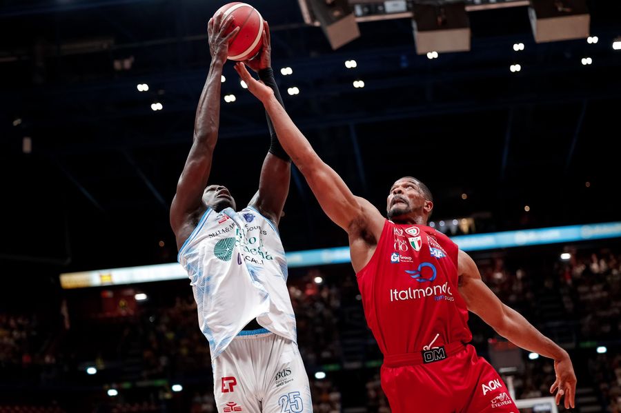 Чемпіонат Італії, 1/2 фіналу: результат матчу 29 травня 2 - basket.com.ua Чемпіонат Італії, 1/2 фіналу: результат матчу 29 травня 1 - basket.com.ua